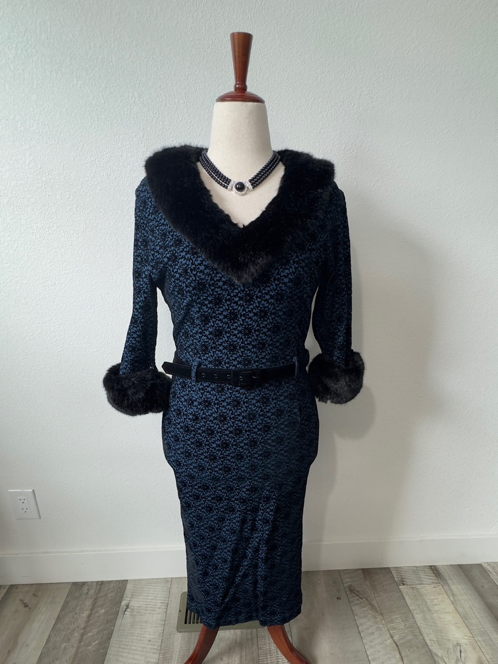 Collectif Navy Blue & Black Velvet Midi Dress with Faux Fur Trim